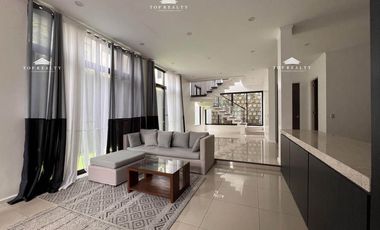 5BR House and Lot for Sale at NSHA BF HOMES in Parañaque City