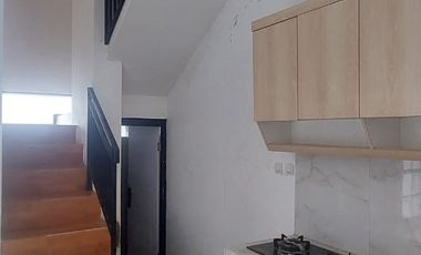 Rumah DP0% Siap huni dekat Ciledug / Graha Raya, dinding bata merah