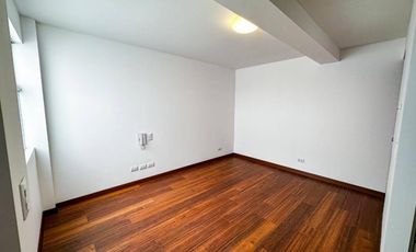 Estreno! Edificio de 3 Departamentos, Cerca Javier Prado, Jockey Plaza, U. de Lima