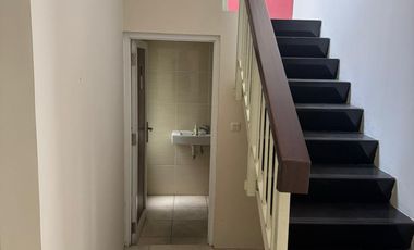 Rumah Minimalis 2 lantai di sayap Batununggal Indah