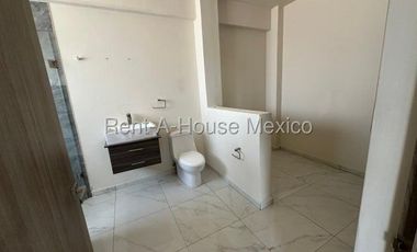 RENTA - Cañadas del Lago. Departamento con 3 recámaras y amenidades