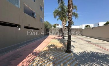 RENTA - Cañadas del Lago. Departamento con 3 recámaras y amenidades