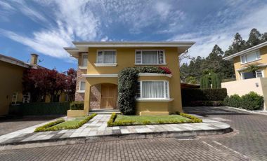 Casa  Independiente en Conjunto