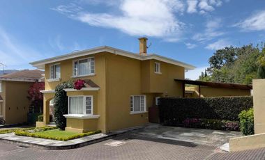 Casa  Independiente en Conjunto