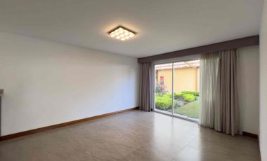 Casa  Independiente en Conjunto