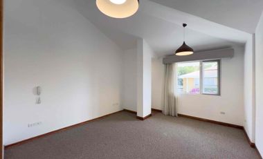 Casa  Independiente en Conjunto