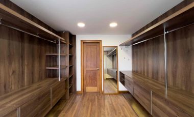 Casa  Independiente en Conjunto