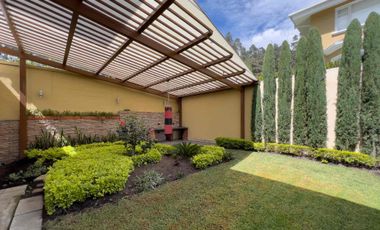 Casa  Independiente en Conjunto