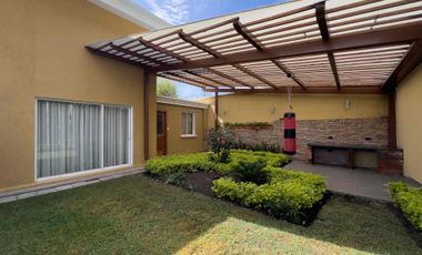 Casa  Independiente en Conjunto