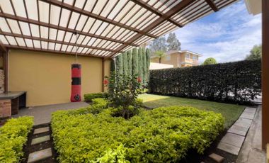 Casa  Independiente en Conjunto