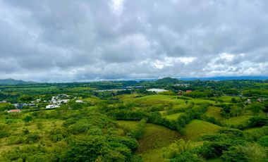 Extraordinario apartamento esquinero con vista a las montañas. Cerritos. Pereira - Colombia.