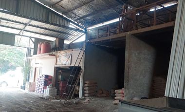 Dijual Rumah plus Gudang Material Cisangkan Cimahi Tengah kota Cimahi