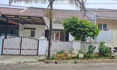 Jual atau Disewakan Rumah Bagus LB90m di Regency Melati Mas Serpong TangSel, KD25102105