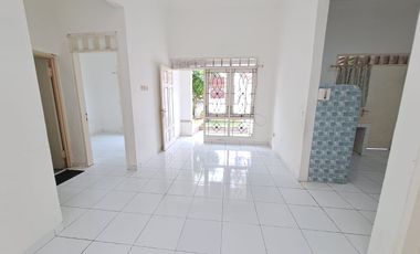 Jual atau Disewakan Rumah Bagus LB90m di Regency Melati Mas Serpong TangSel, KD25102105