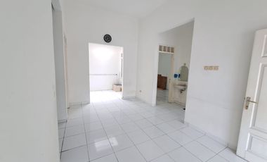 Jual atau Disewakan Rumah Bagus LB90m di Regency Melati Mas Serpong TangSel, KD25102105