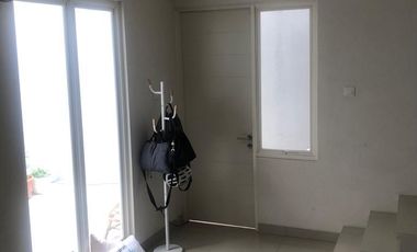 MURAH !! Rumah 2 Lantai Harapan Indah Cluster Lavesh Bekasi