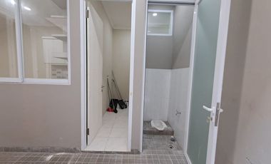 Jual Dan Disewakan Rumah Bagus 2Lt SHM LB174 di Villa Melati Mas Serpong TangSel, KD25102101