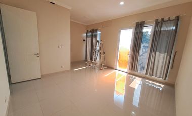 Jual Dan Disewakan Rumah Bagus 2Lt SHM LB174 di Villa Melati Mas Serpong TangSel, KD25102101
