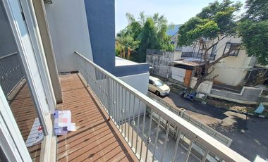 Jual Dan Disewakan Rumah Bagus 2Lt SHM LB174 di Villa Melati Mas Serpong TangSel, KD25102101