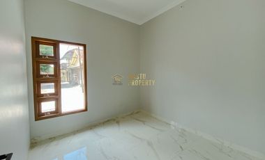 RUMAH SIAP HUNI, TANAH LUAS, 6 MENIT DARI RS BHAYANGKARA DI KALASAN