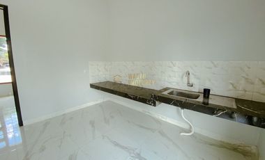 RUMAH SIAP HUNI, TANAH LUAS, 6 MENIT DARI RS BHAYANGKARA DI KALASAN