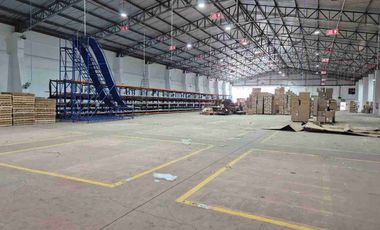 Rento Excelente Bodega 3.370 m2 Cerca de la Mitad del Mundo