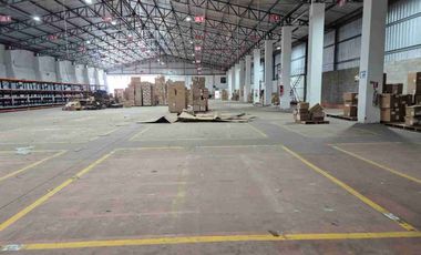 Rento Excelente Bodega 3.370 m2 Cerca de la Mitad del Mundo
