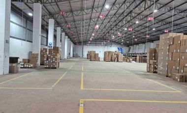 Rento Excelente Bodega 3.370 m2 Cerca de la Mitad del Mundo