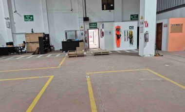Rento Excelente Bodega 3.370 m2 Cerca de la Mitad del Mundo