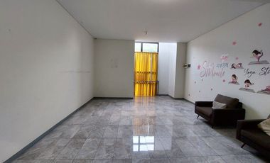 Ruko 2,5 Lantai Strategis di Kota Baru Parahyangan