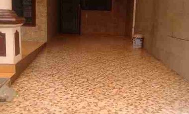 Disewakan/Dijual rumah siap huni di Perumahan Kemang Pratama 2 Bekasi, dekat sekolah, toll, supermarket, tempat ibadah dll