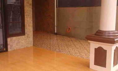 Disewakan/Dijual rumah siap huni di Perumahan Kemang Pratama 2 Bekasi, dekat sekolah, toll, supermarket, tempat ibadah dll