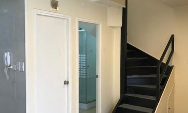 Condominio con 6 departamentos en Barrio Lintz