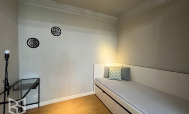 FOR LEASE: 1 BR Condo Unit with Den at The Grove by Rockwell