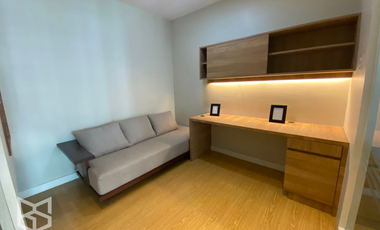 FOR LEASE: 1 BR Condo Unit with Den at The Grove by Rockwell