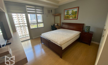 FOR LEASE: 1 BR Condo Unit with Den at The Grove by Rockwell