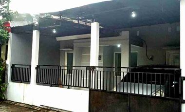 Jual rumah siap huni Di Perum golden berry Menganti gresik