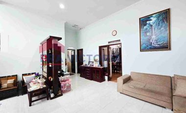 Rumah bagus di villa puncak tidar malang