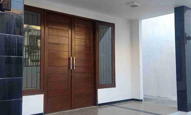 Disewakan Rumah Manyar Tirtomoyo Surabaya Timur Dekat Petra Manyar,Galaxy Mall,Pakuwon City