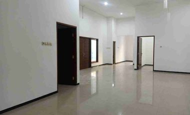 Disewakan Rumah Manyar Tirtomoyo Surabaya Timur Dekat Petra Manyar,Galaxy Mall,Pakuwon City