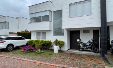 Casa en Conjunto Cerrado Palos Verdes – Sector La Florida