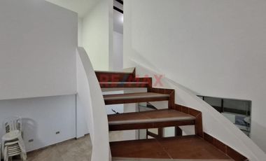 Alquilo Duplex Acceso Independiente Frente A Precio Uno 1 Er Y 2Do Piso