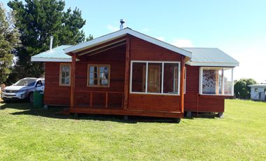 Casa de 90 m² con vista al mar en terreno de 5.000 m² – Playa Aucho, Chiloé
