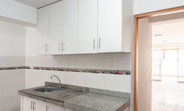 VENDO DPTO. CON EXCELENTE UBICACIÓN