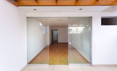 VENDO DPTO. CON EXCELENTE UBICACIÓN