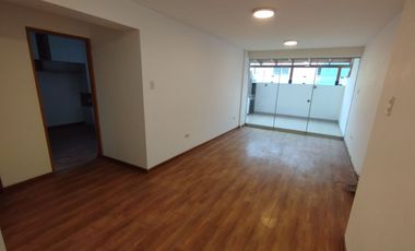 VENDO DPTO. CON EXCELENTE UBICACIÓN