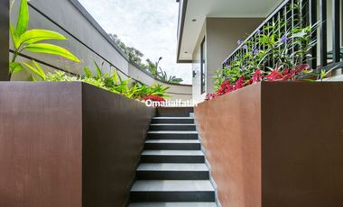 Dijual Rumah Mewah Siap Huni dan full furnish Berlokasi Di BNR Bogor