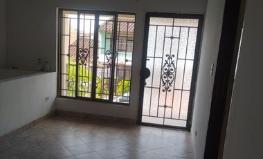 Se alquila apartamen, barrio Alvernia