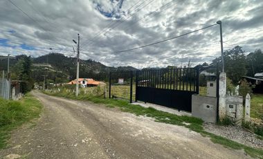 HERMOSO Y AMPLIO TERRENO TOTALMENTE PLANO EN ZUMBAHUAICO