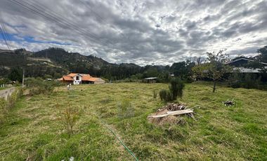 HERMOSO Y AMPLIO TERRENO TOTALMENTE PLANO EN ZUMBAHUAICO